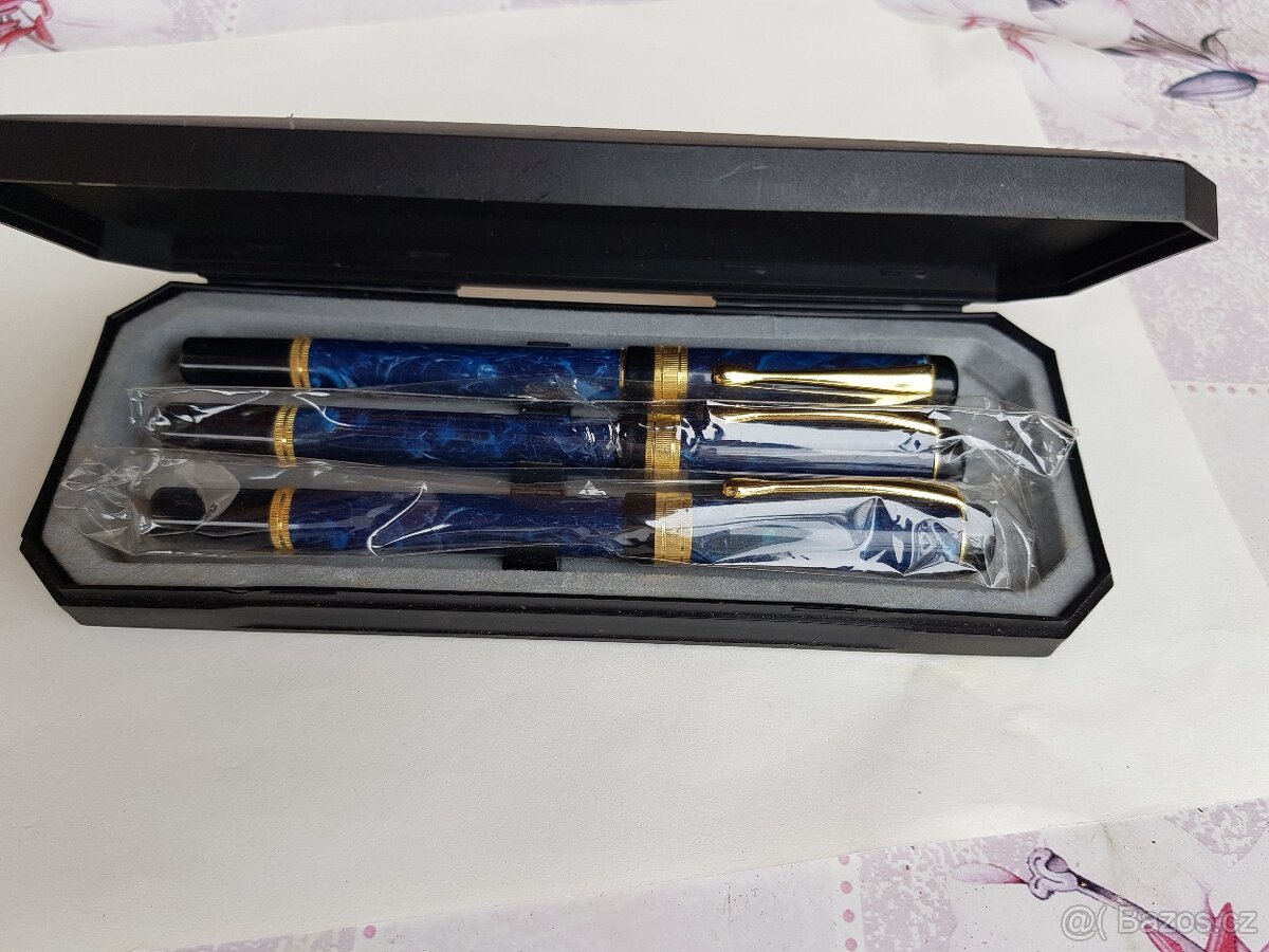 Plnící pera v sadě