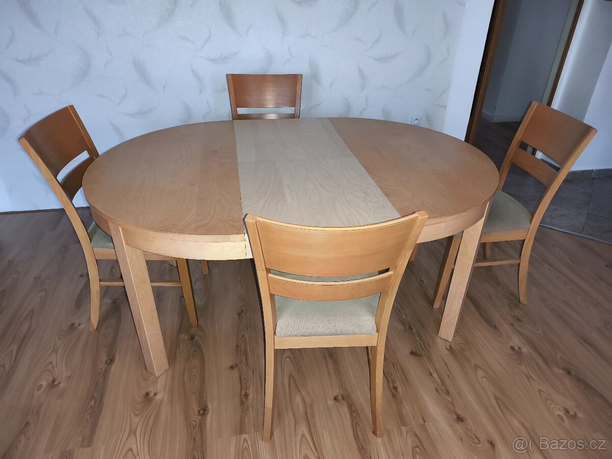 Rozkládací jídelní stůl + 4 židle