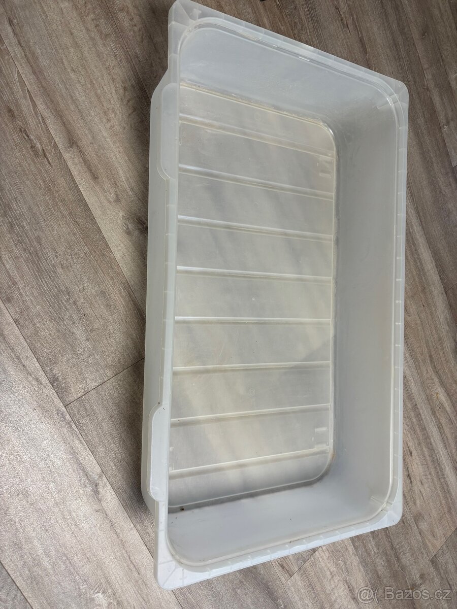 Plastový box pod postel IKEA