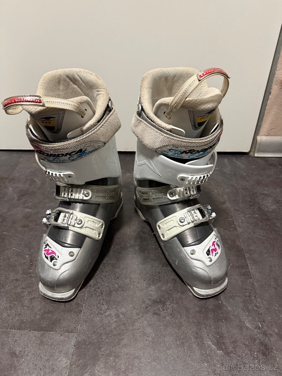 Lyžařské boty Nordica, velikost eur 41