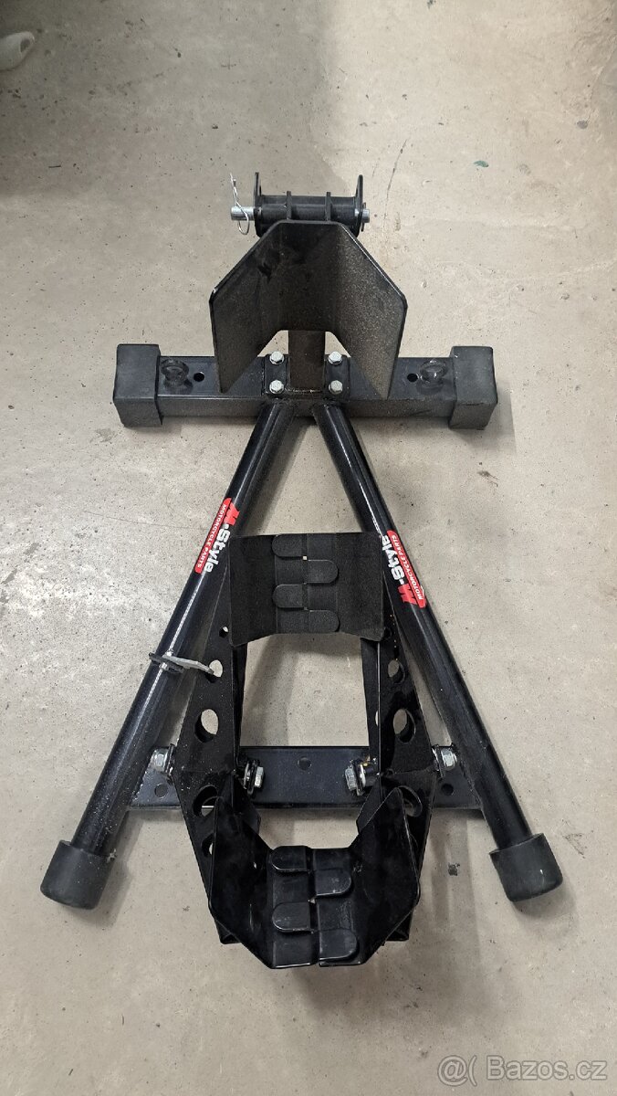 PŘEPRAVNÍ STOJAN NA MOTORKU