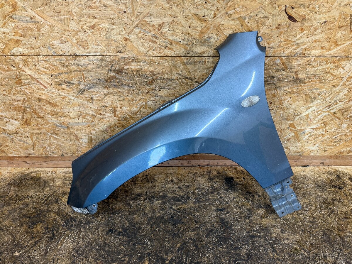 LEVÝ PŘEDNÍ BLATNÍK SUZUKI GRAND VITARA ZY4