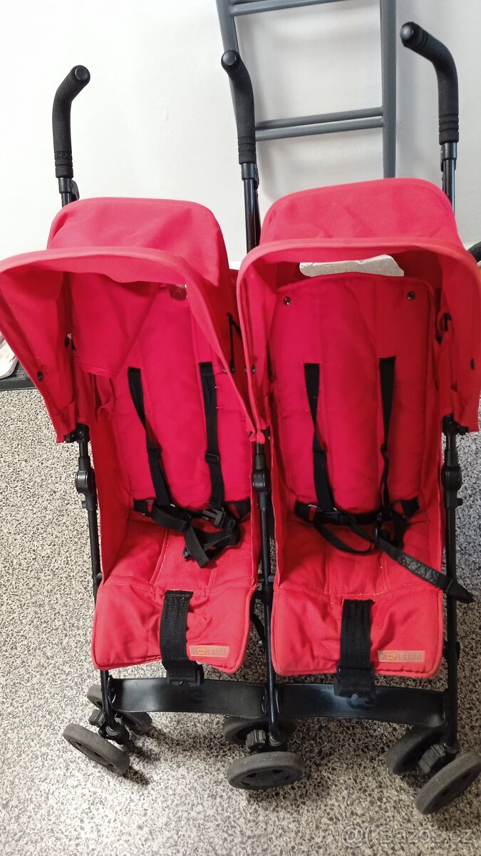 Kočárek pro dvojčata