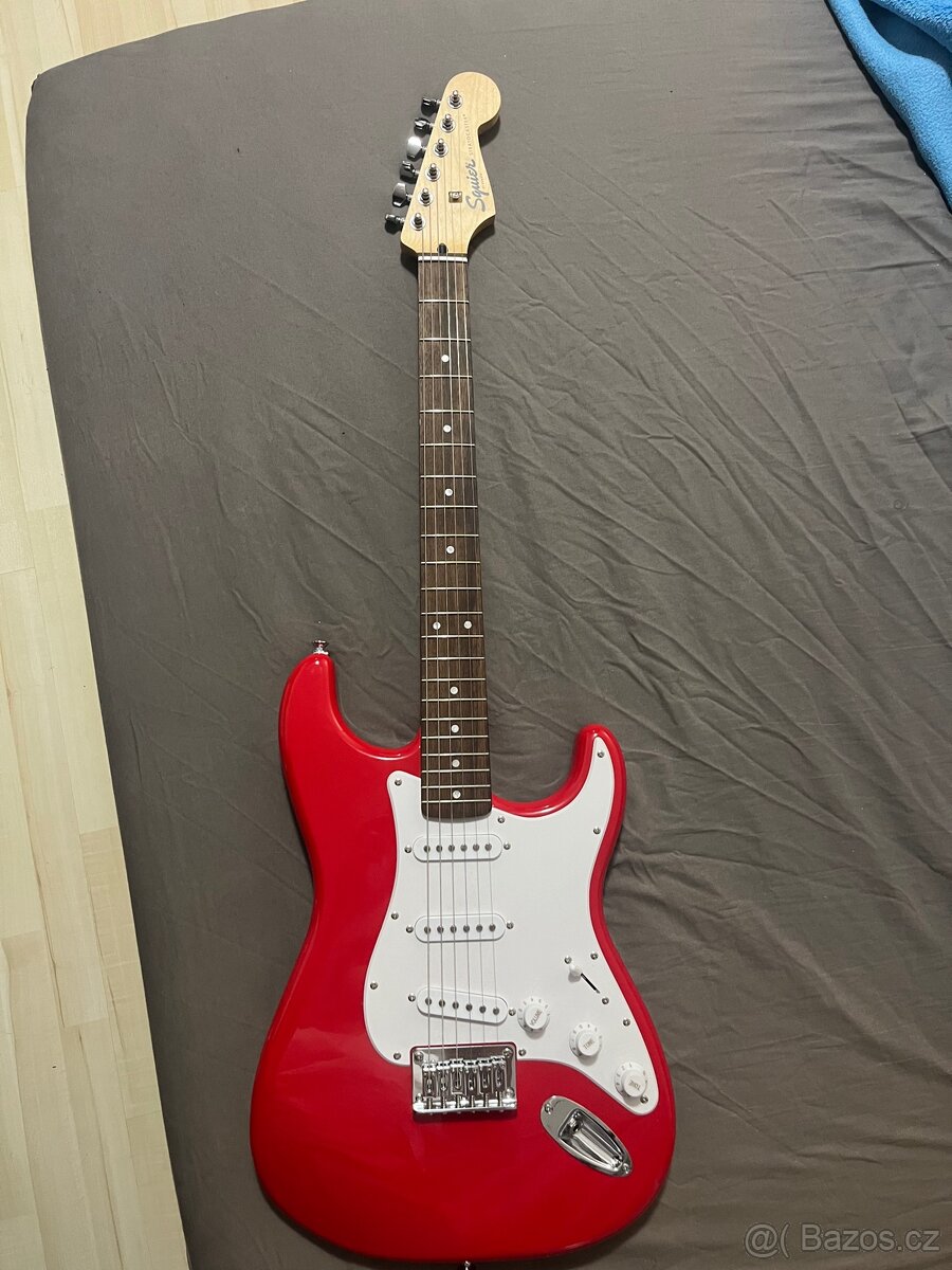 Kytara elektricka fender