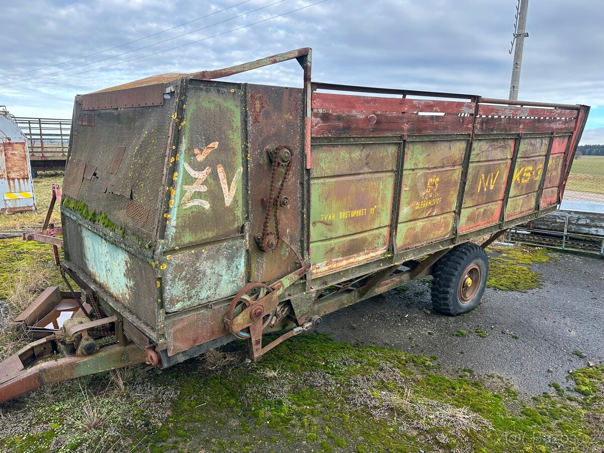 Návěs krmný STS Olbramovice