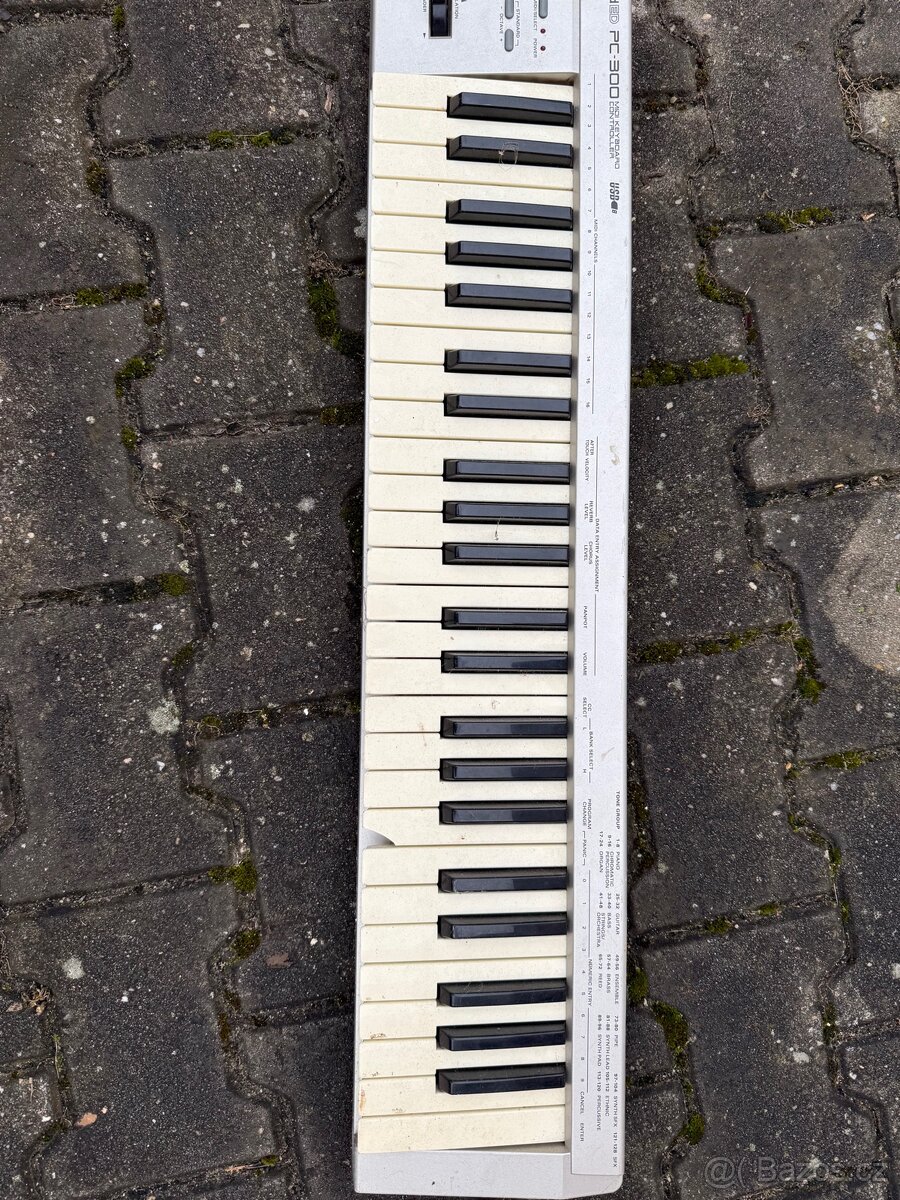 Roland PC-300 – 49 kláves USB MIDI keyboard