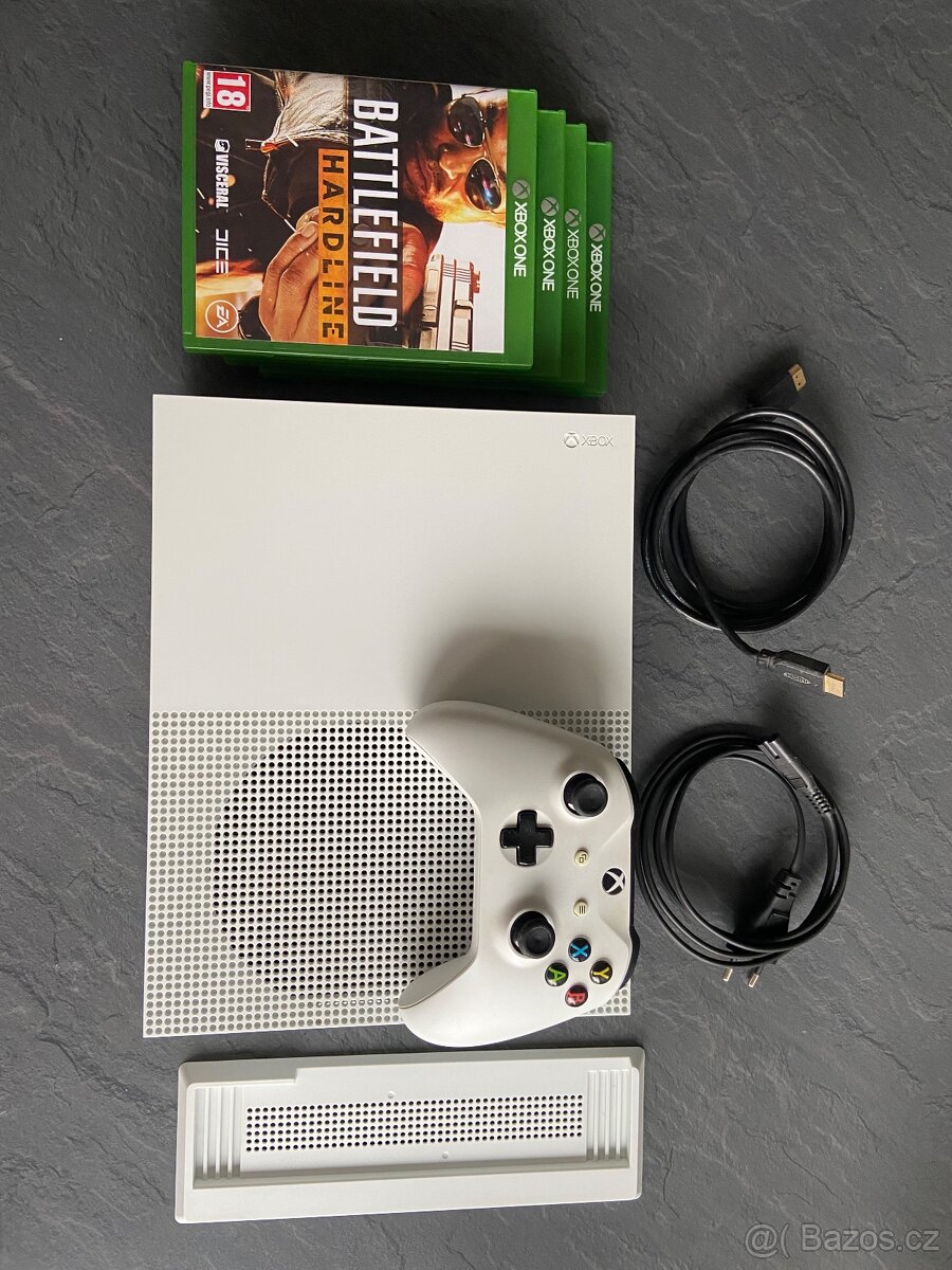 xbox one s + příslušenství