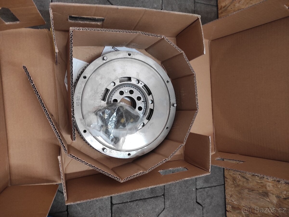 Dvouhmotový setrvačník pro BMW 3 a 5 (LuK)