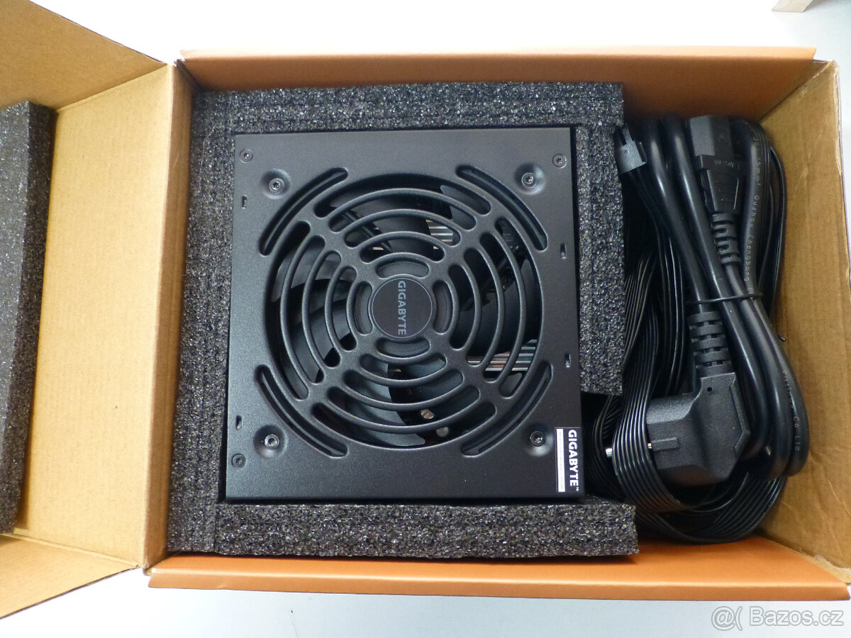 ATX zdroj GIGABYTE P550B 80PLUS Bronze