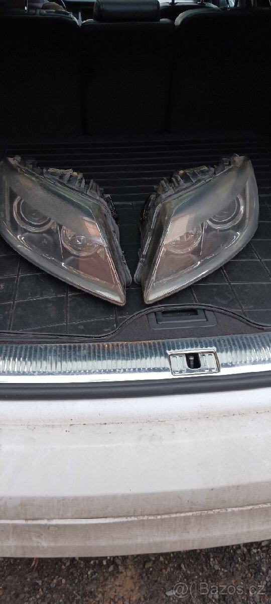 Přední světla na Audi Q7