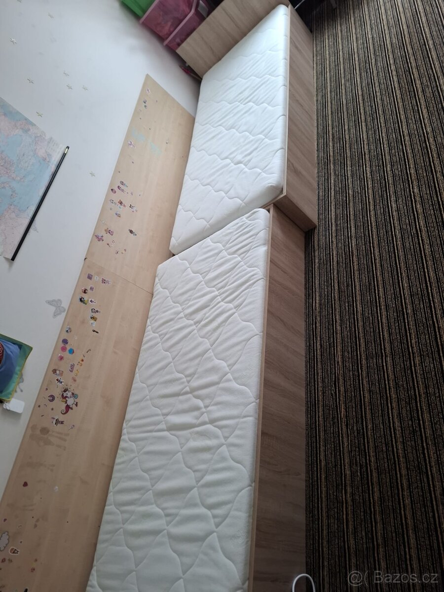 Dvě dětské postele