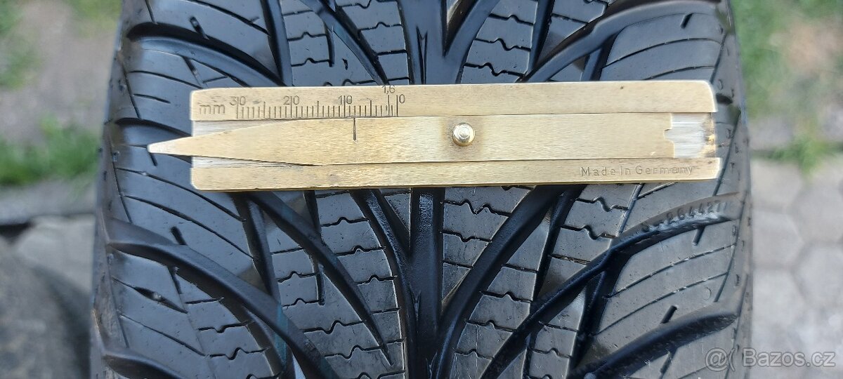 Celoroční pneu 165/70R13 Matador
