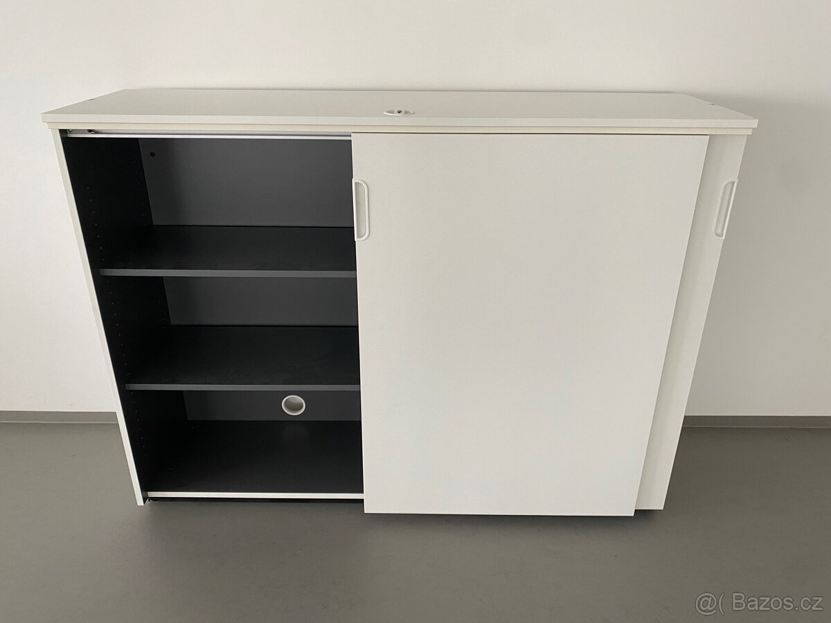 Ikea komoda - posuvné dveře