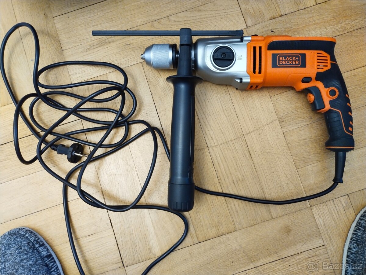 Příklepová vrtačka Black & Decker KR1102K Rychloupínací