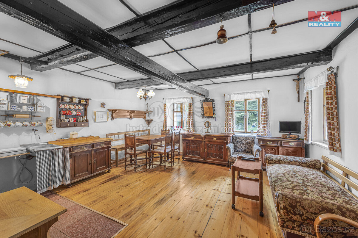 Prodej domu s garáží, 944 m², Machov