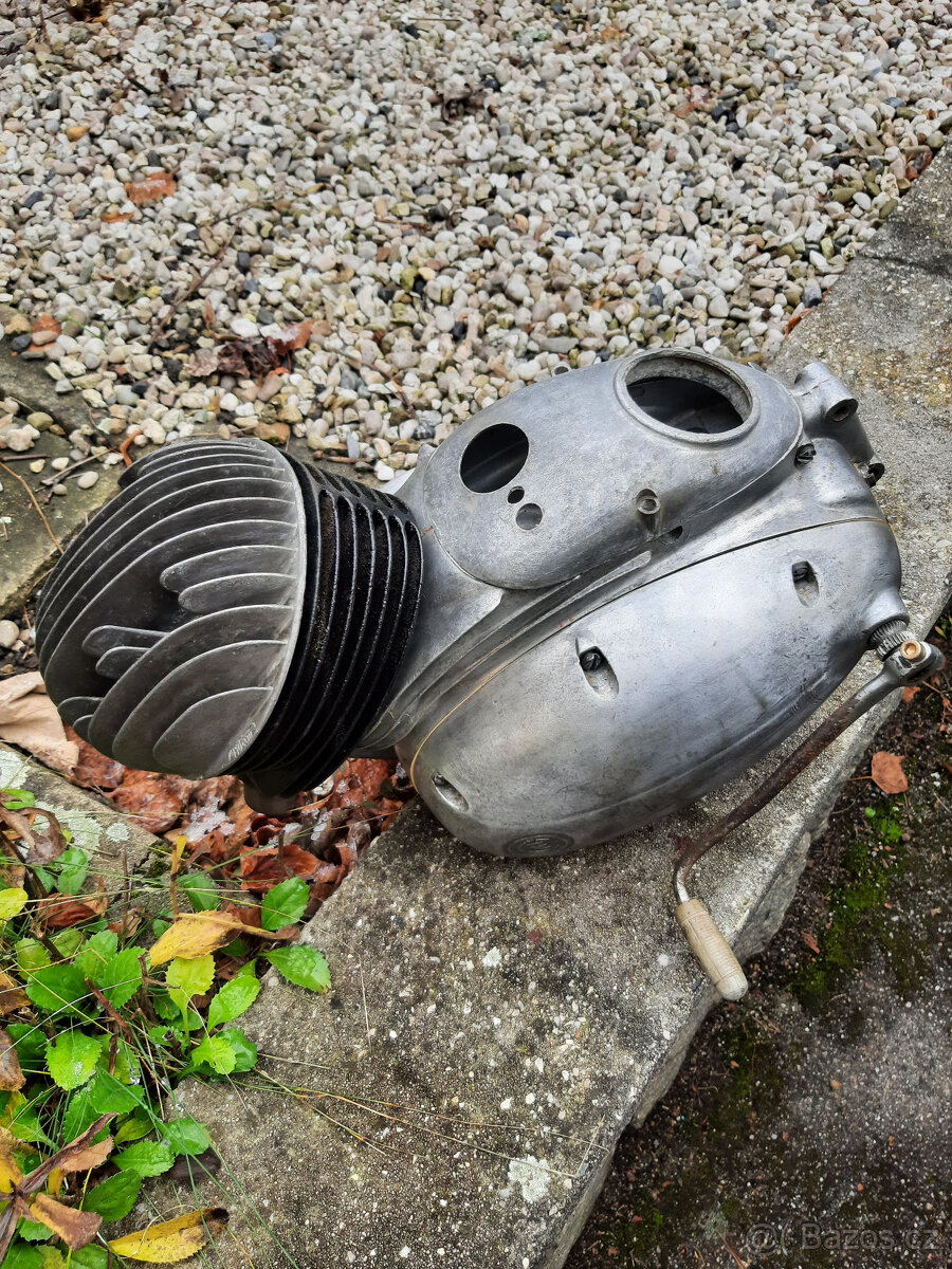 prodám motor cz 150