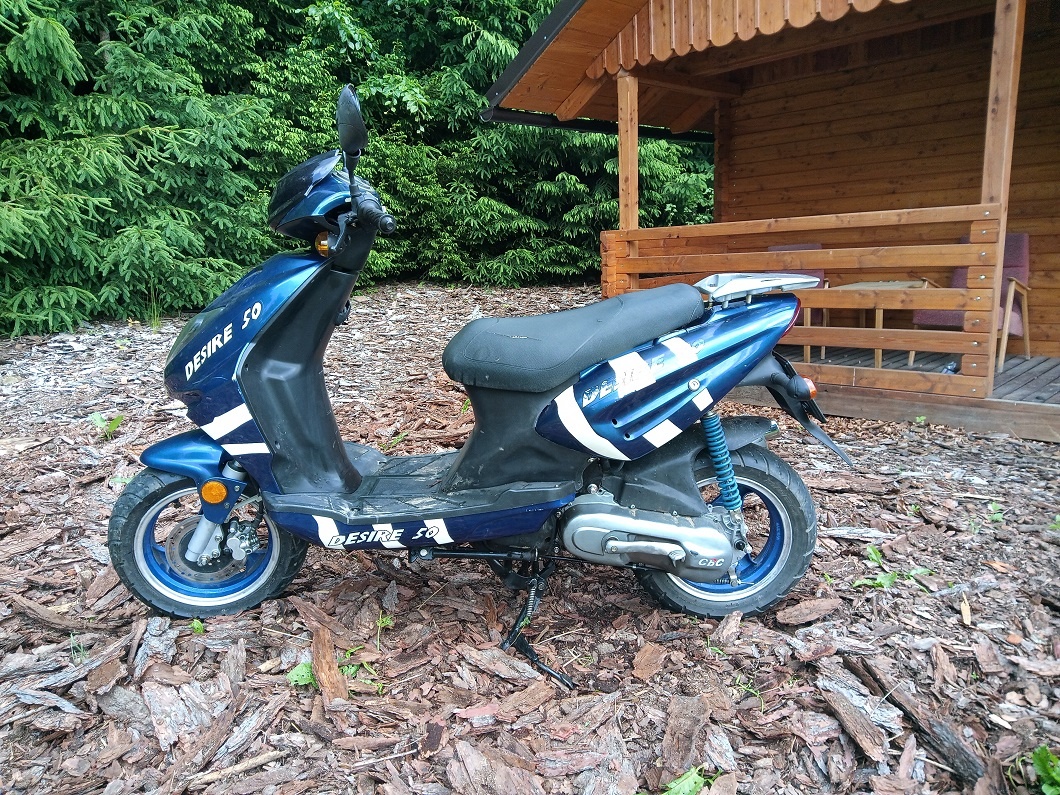 Spolehlivý skútr 2T 50 ccm