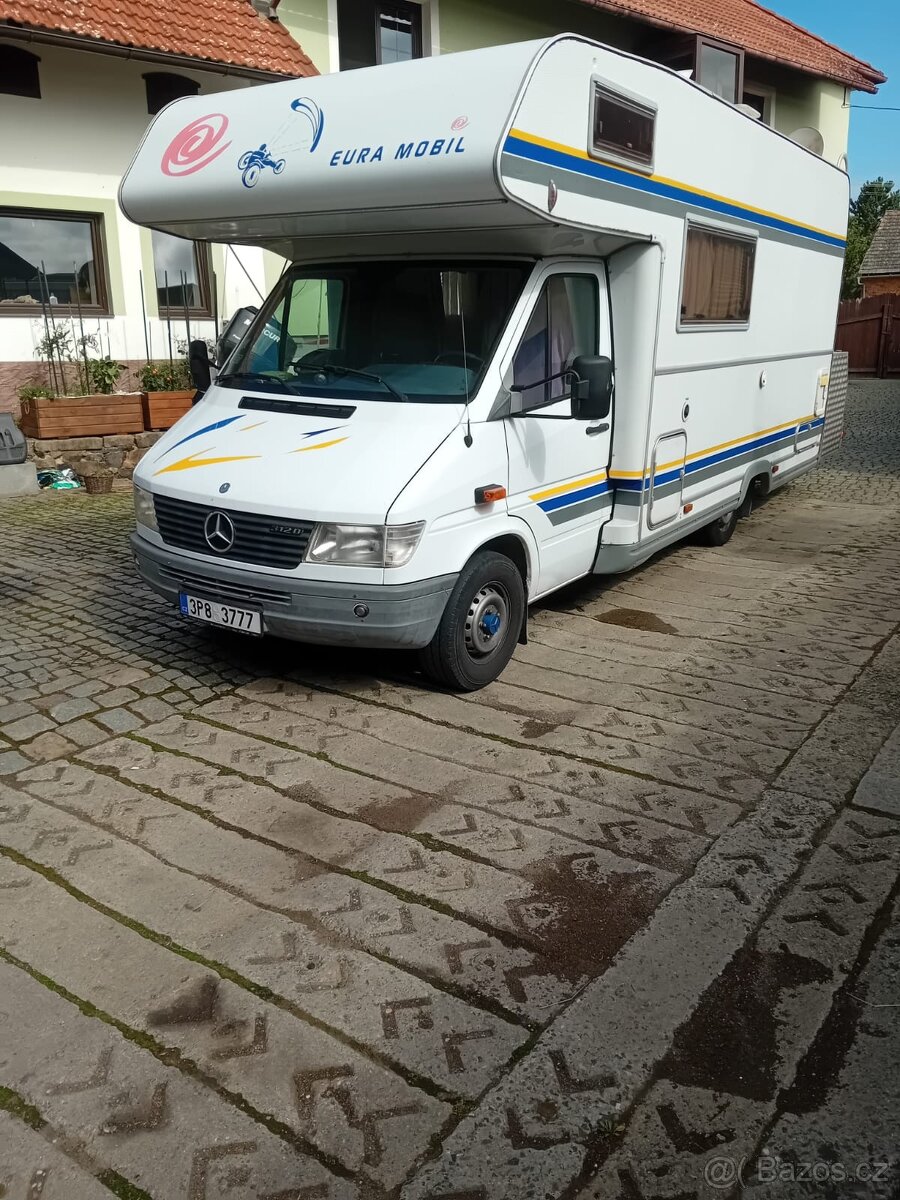 Obytný automobil