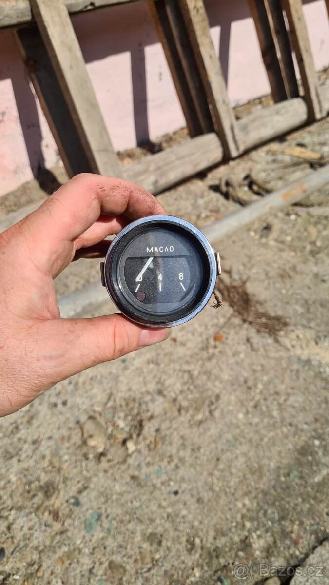 Tlakoměry , teploměry a Ampérmetr