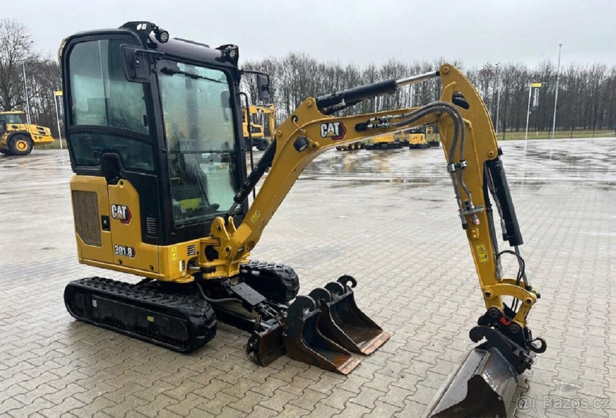Caterpillar 301.8 bagr|minibagr•TOP•+3x lžíce;21HP