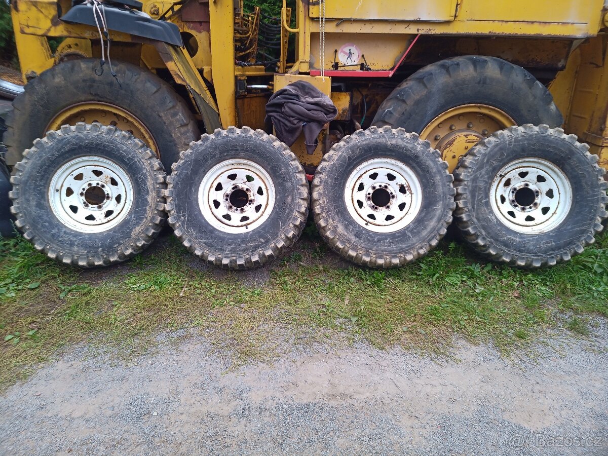 MT kola 6x139.7 i 5x139.7 305/70 R16 118 ( 33x12.5 R16)