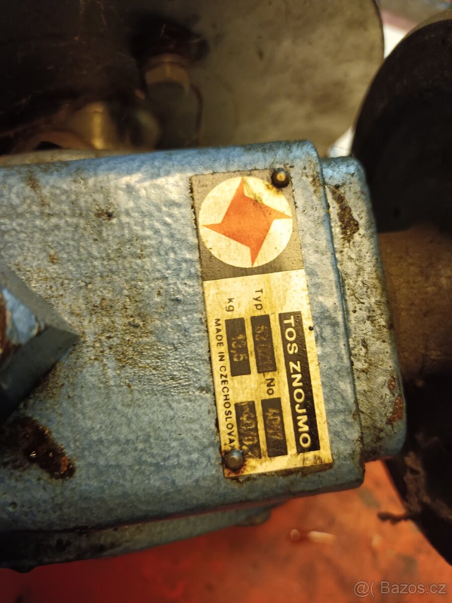 Elektromotor s převodovkou