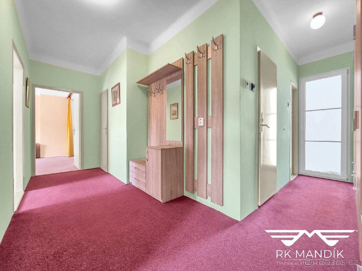 Vesakova stena do predsine