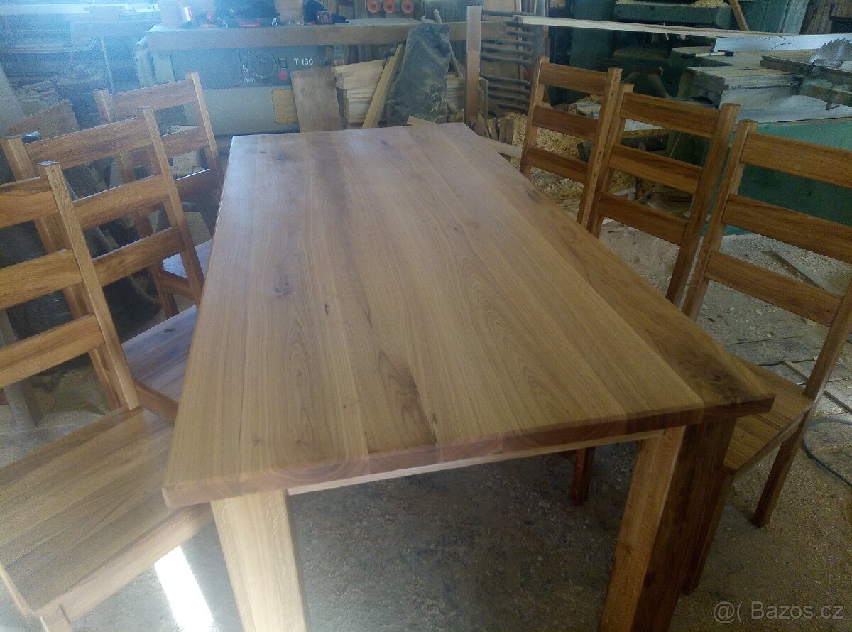 Jídelní stůl dub masiv a židle