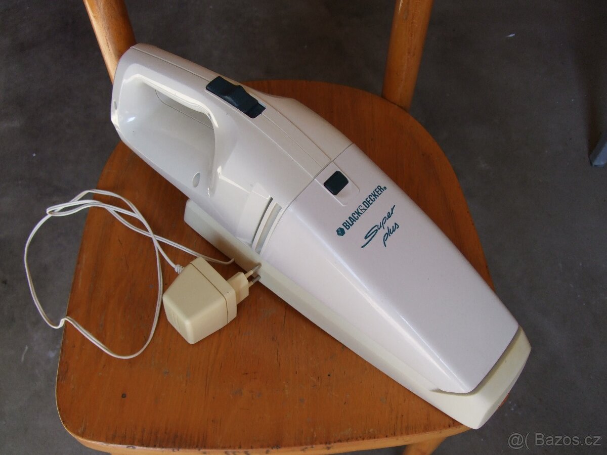 AKU RUČNÍ VYSAVAČ BLACK&DECKER