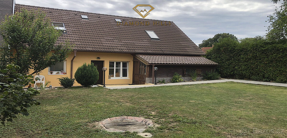 Prodej domu 140 m² se 4 ateliéry + stavební pozemek 819 m² –