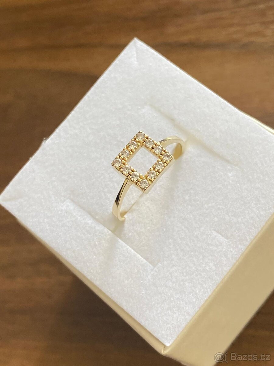 Zlatý dámský prstýnek