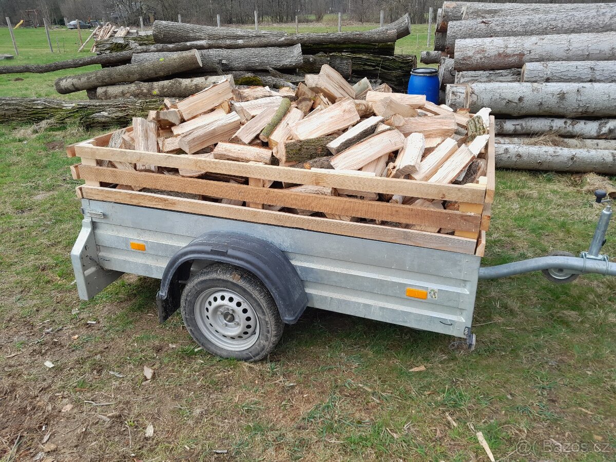 Palivové dřevo suchý smrk, suché tvrdé listnaté