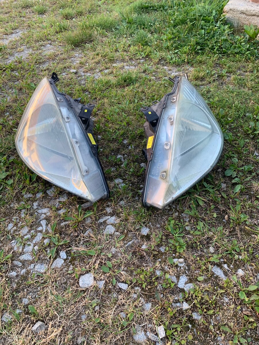 Přední světla Ford Focus mk1