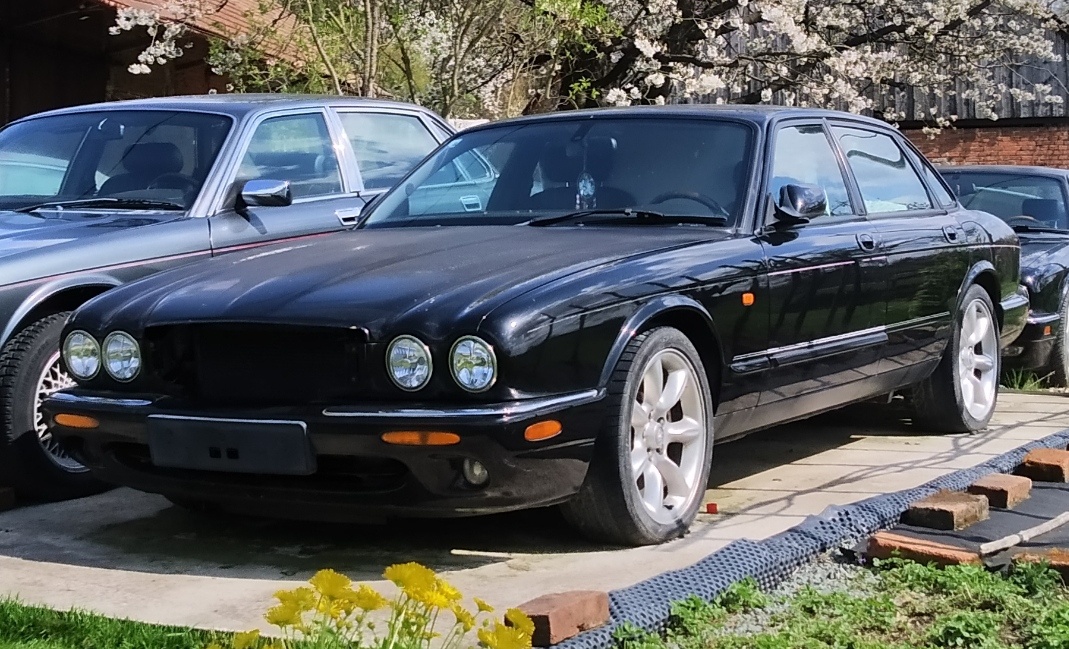Jaguar XJR X308