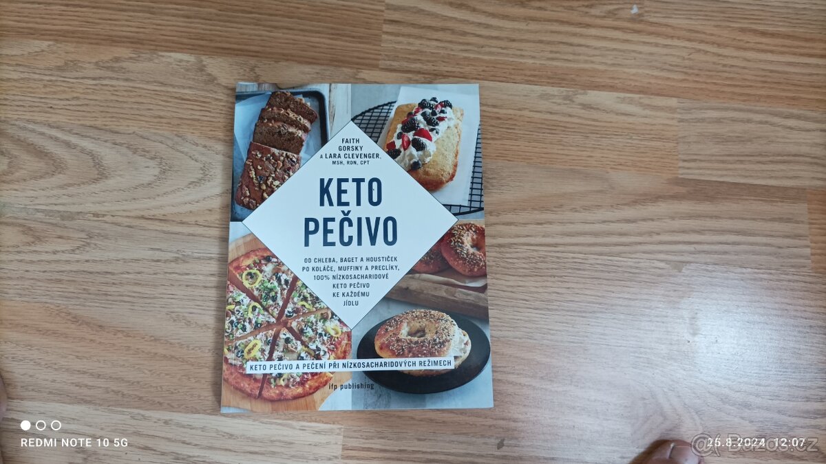 Kuchařka keto pečivo