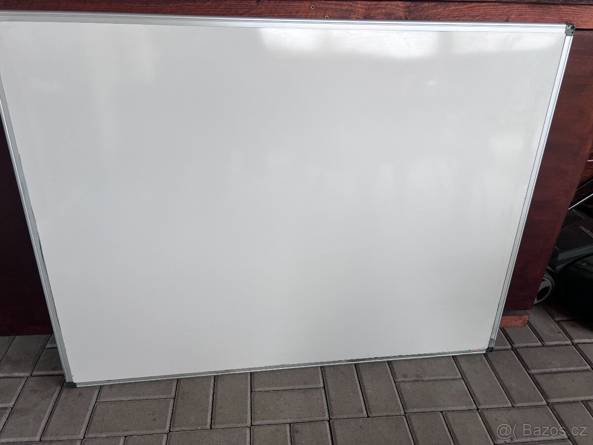 Magnetická tabule 120×90 cm