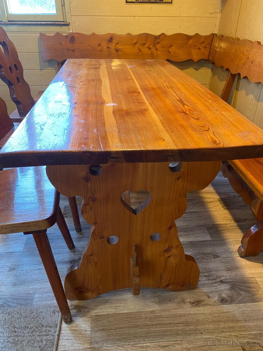 Rustikální rohová lavice, stůl a 4 židle