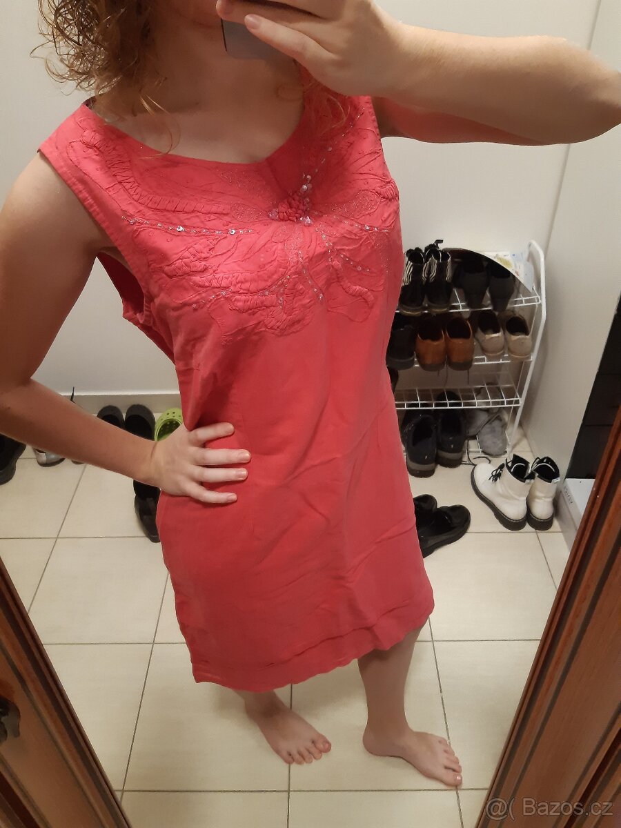 Letní růžové šaty