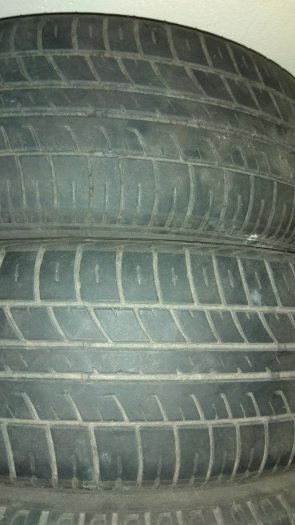 Letní pneu 185/65/15 z vozu Kia Ceed (=Hyundai i30, Mazda?)