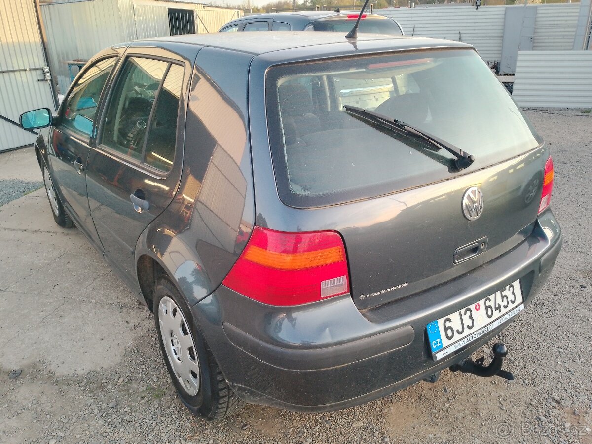 Volkswagen Golf 1.6 77kw NOVÁ STK