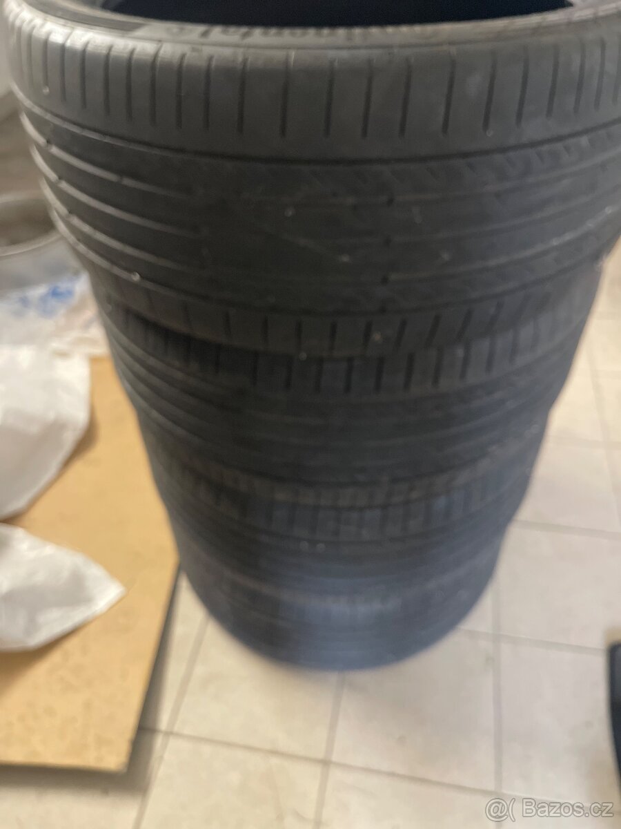 Continental 285/40/21