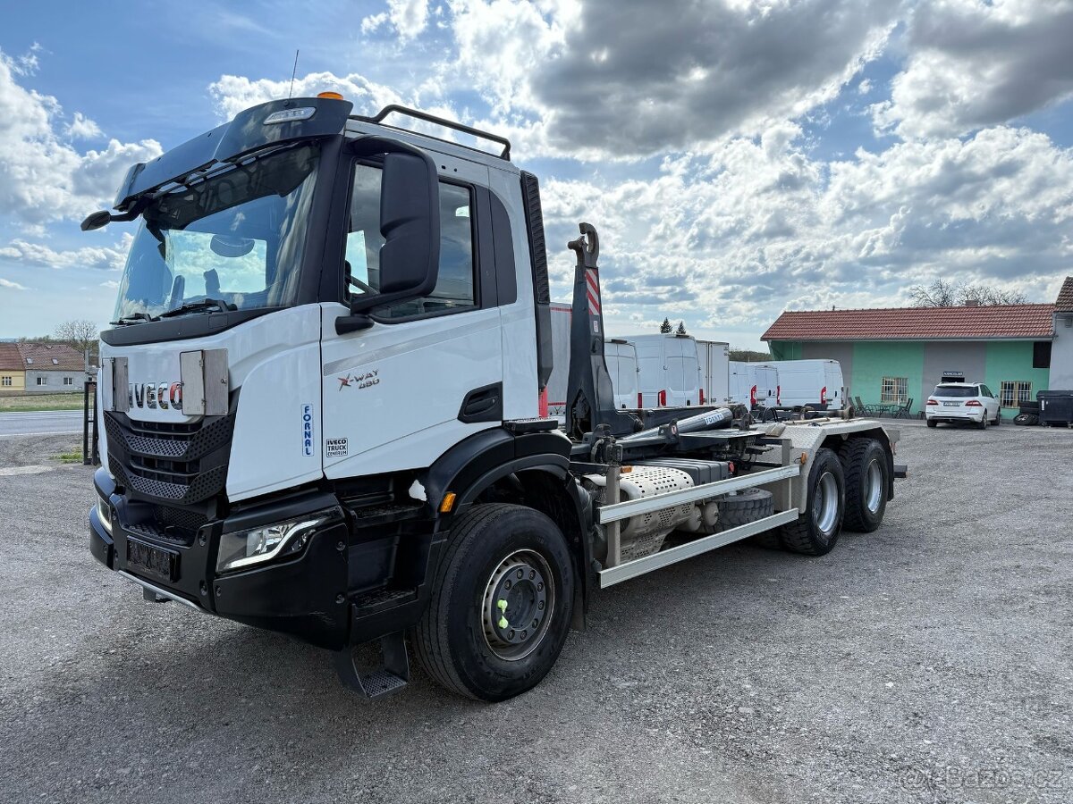 Iveco X-WAY 6X4 NOSIČ KONTEJNERŮ FORNAL 20T