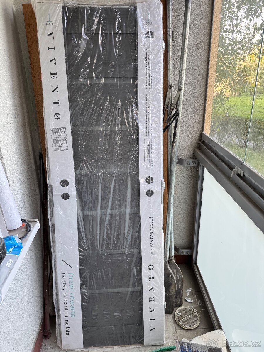 Nové pravé dveře 60cm antracit