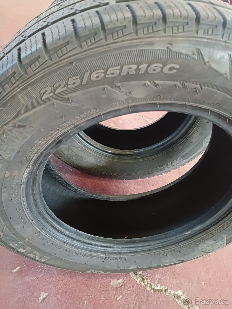 225/65 R16C zimní