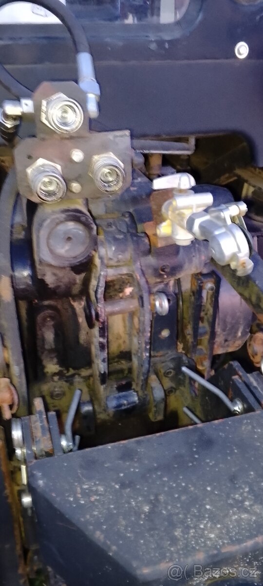 9540 zetor SPZ a TP + nový čelní nakladač.
