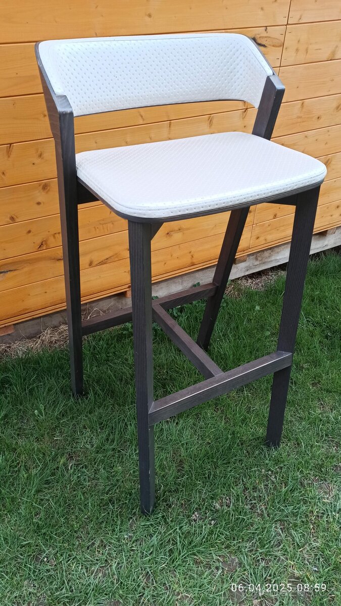 Barová židle TON MERANO