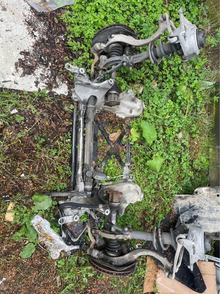 Přední náprava Audi A4 B8