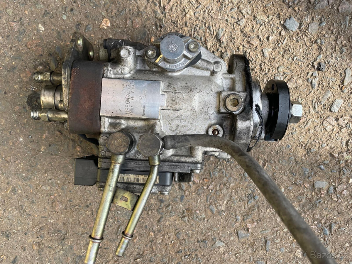 Vstřik.čerpadlo BOSCH typ:0986444522 FORD 2,4 TDDi - KOUPÍM