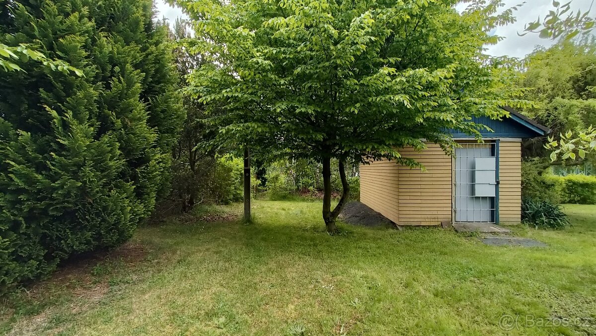 Udržovaný pozemek 1193 m2 Pod Strážištěm, Chomutov