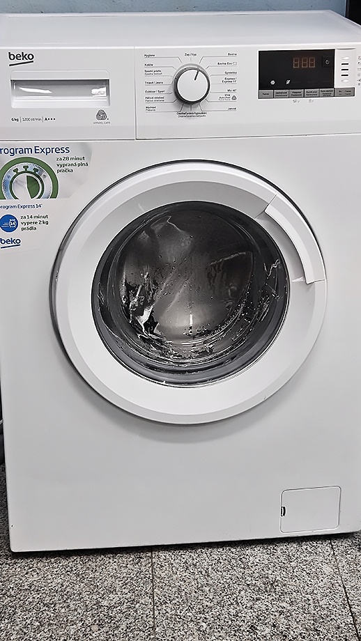 Automatická pračka BEKO, display, hl.47,
